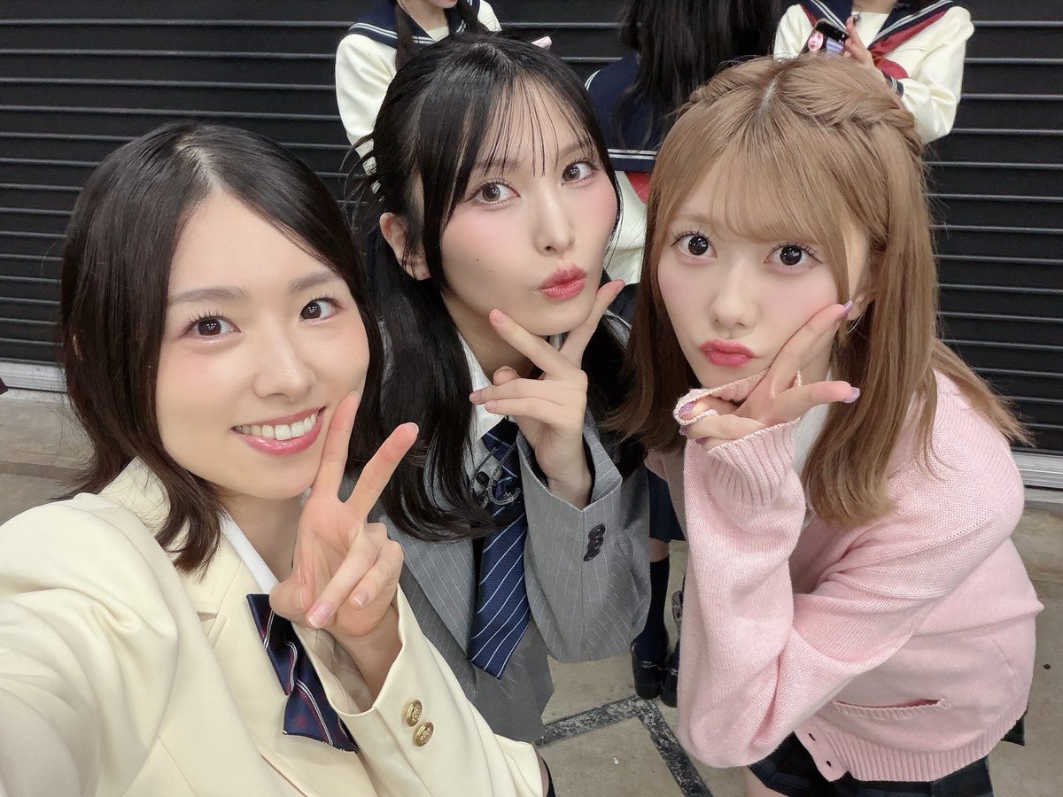 yahho_sahho's tweet photo. #AKBサンコンコン
夜は45曲ノンストップでしたー！
私のセンター曲は「教えてMommy」💓
これがとっても楽しみだったの🤭
かと思えば制服着ちゃうし。笑
ここにいるとずっと青春を感じます🏫

明日も私らしく歌って踊ってしゃべるね〜🪽 https://t.co/JstYxH2xCZ