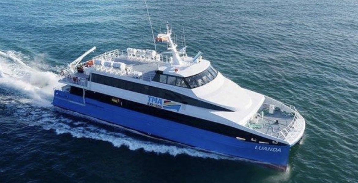 CristinaCaai7's tweet photo. Boa notícia para quem precisa viajar entre Luanda e Cabinda. ⛴️ A nova embarcação TCHIOWA já entrou em funcionamento e consegue transportar mais de 400 passageiros, reforçando as ligações marítimas nacionais.
#Angola #Luanda #Cabinda #TransporteMaritimo https://t.co/EumSYM2RMk