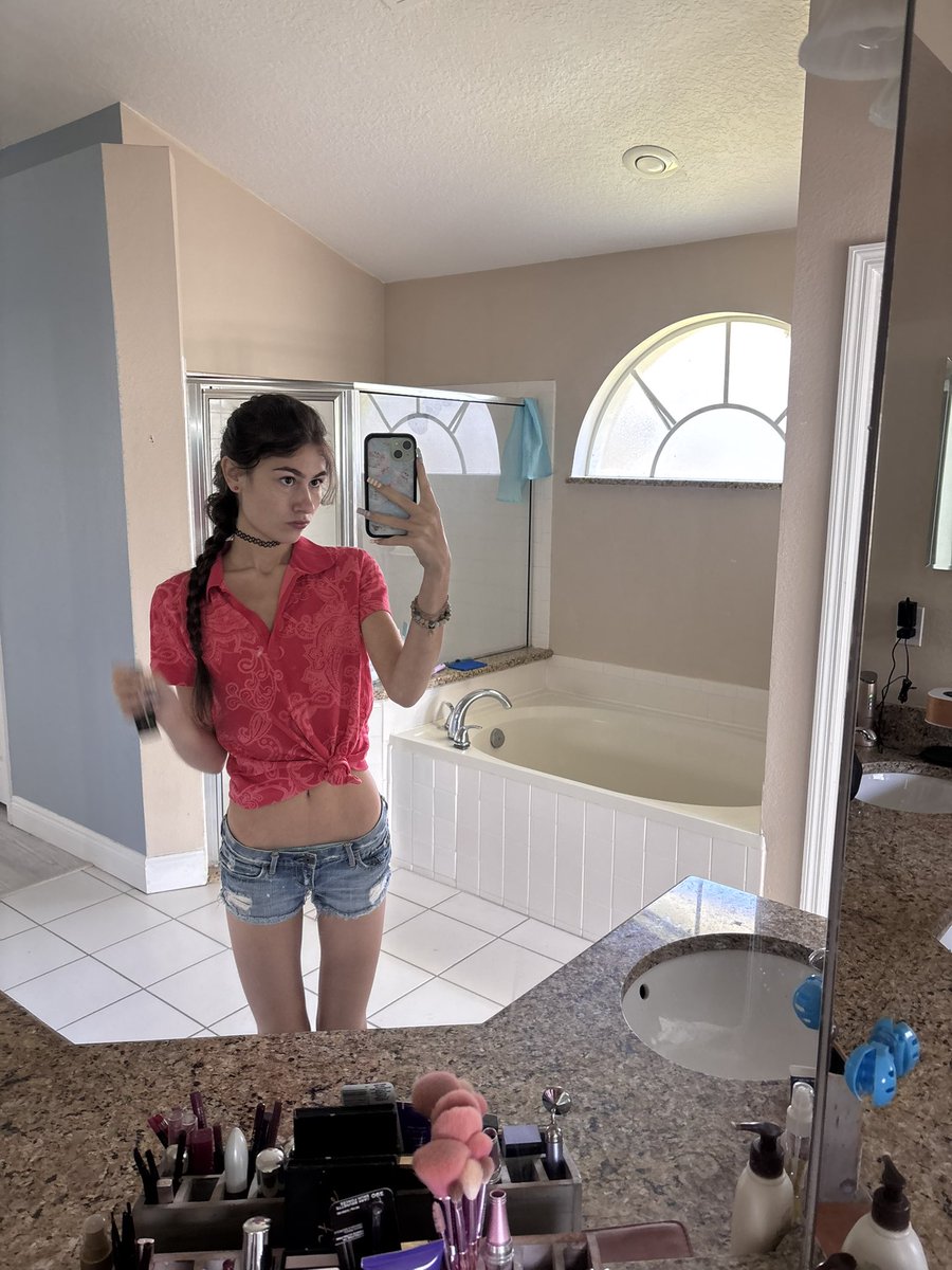 ladysocrazy's tweet photo. hi florida https://t.co/ARKptSgttD