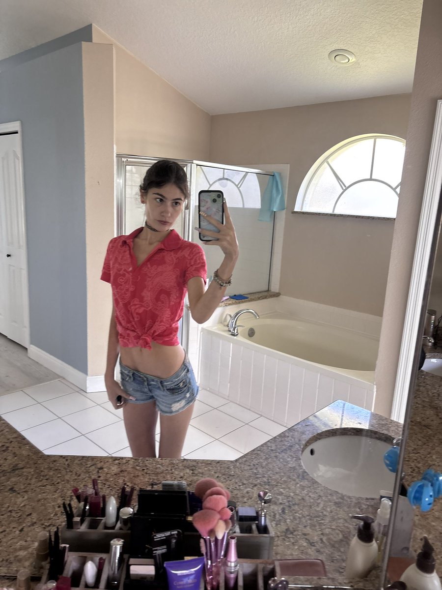 ladysocrazy's tweet photo. hi florida https://t.co/ARKptSgttD