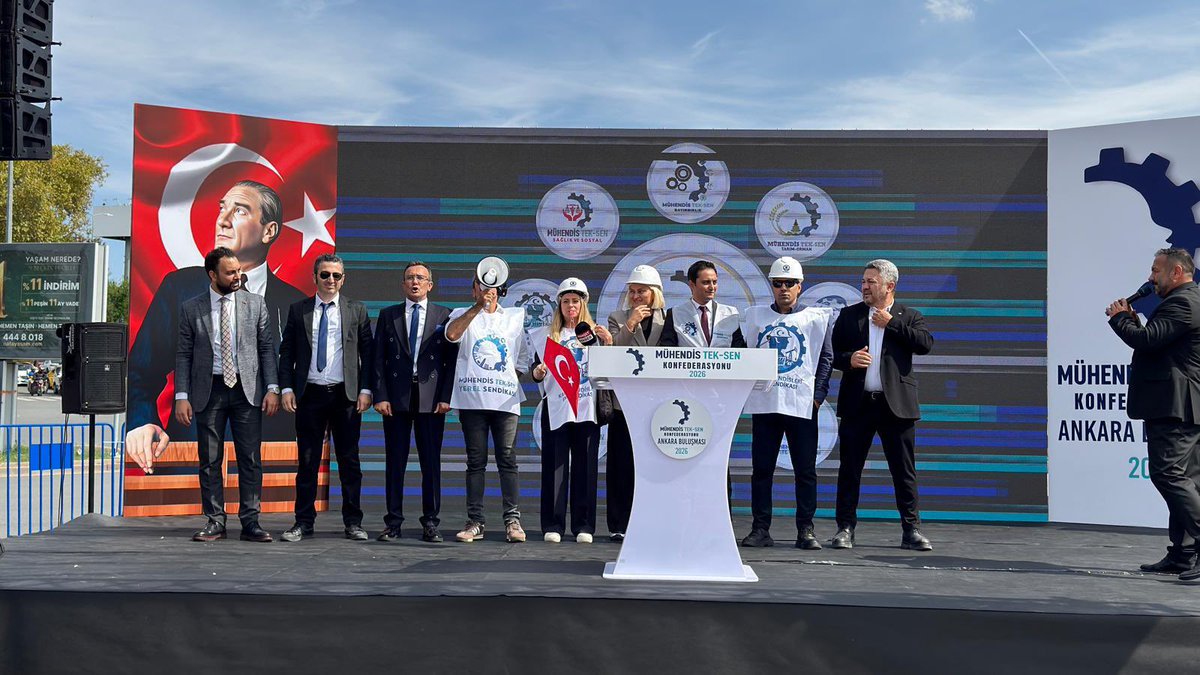 avalperakdogan's tweet photo. Kamuda ve ülkemizin üretim gücünde büyük sorumluluk üstlenen mühendislerimizin ve teknik personelimizin emeği karşılıksız bırakılmamalıdır.

Ankara Anıtpark’ta özlük ve mali hakları için seslerini yükselten Mühendis Tek-Sen Konfederasyonu üyelerinin talepleri duyulmalı; liyakat, emek ve mesleki sorumluluk hak ettiği karşılığı bulmalıdır.
@muhteksen_konf
#MühendisTekSen #Mühendisler #TeknikHizmetler #Emek #Liyakat #KamuMühendisleri