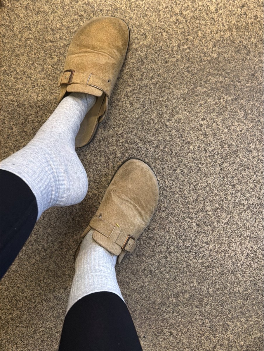 TwojaKrolowaa1's tweet photo. Jestem dzisiaj aktywna do późna, chętnie zrobię jakieś kamerki 🦶 dawno was nie widziałam pieski 😎

Findom femdom bankomat domina stopy fetysz ulegly kundel moneyslave https://t.co/NVCVfoW70Z