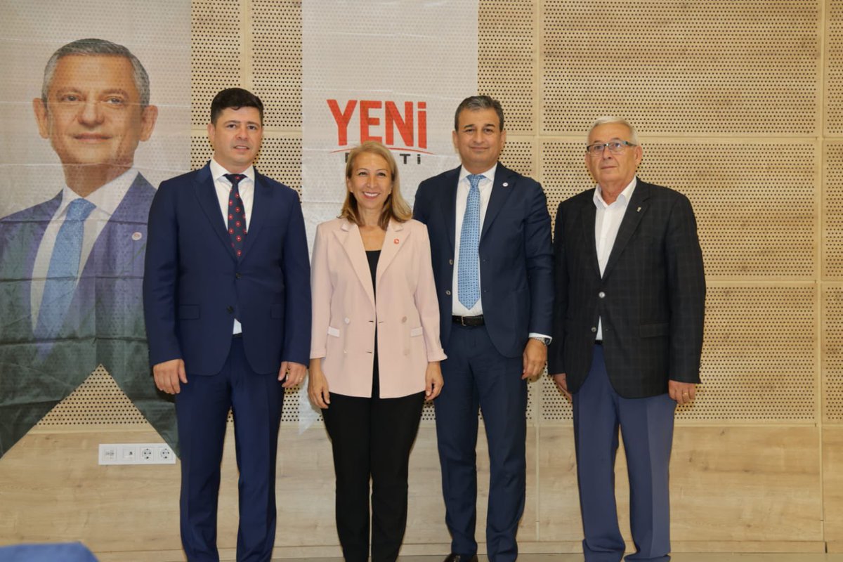 eczburhan's tweet photo. Kaybedenin olmadığı seçim…

Divan Başkanlığı yapmanın onurunu yaşadığım Muğla’nın Menteşe ilçesinde ilçe başkanlığı seçimlerimiz için ön seçimleri gerçekleştirdik. 

Bugün Türkiye’de bir ilki gerçekleştirmenin, partimizin demokratik kültürünü güçlendirmenin ve örgütümüzün ortak iradesini ortaya koymanın gururunu yaşıyoruz.

Menteşe’de  ilçe başkanımızı ön seçimle belirlerken, en büyük gücümüz; üyelerimizin özgür iradesi, örgütümüzün dayanışması ve demokrasimize olan inancımızdır.

YENİ Partiyi millet kurdu, milletin dayanışmasıyla büyüyor!