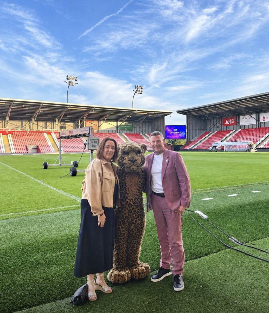 CarlAustinBehan's tweet photo. It was an absolute privilege to be one of the Guest judges for the @BBCRadioManc #makeadifferenceawards Every single one of the nominees were incredible in their own right and all worthy winners. Congratulations to everyone who was nominated 👏👏👏 🩷x https://t.co/smIdn8Xj0Q