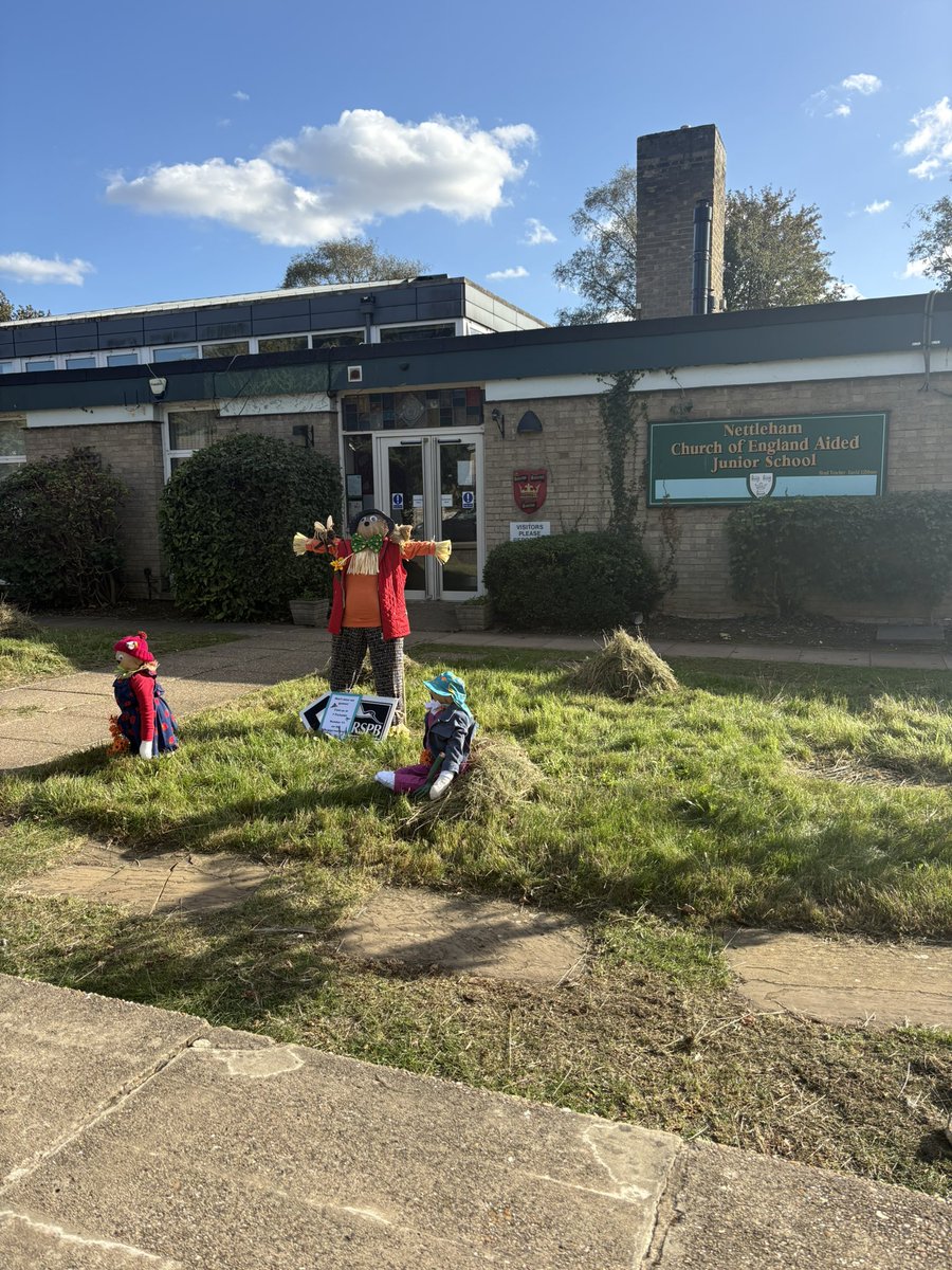 DevonMoore8's tweet photo. Nettleham Scarecrow Festival 🌟 https://t.co/8pNlRUCnQJ