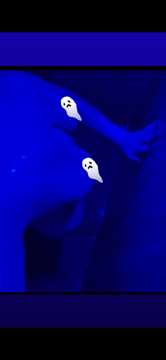 AnnieZillmann's tweet photo. I like keeping a few secrets in the shadows. 💙

The unedited view is waiting for you on my feed. 

Subscribe to unlock the full collection instantly 😉 

https://t.co/WzuVZiSre9 https://t.co/VzSGvRbdmD