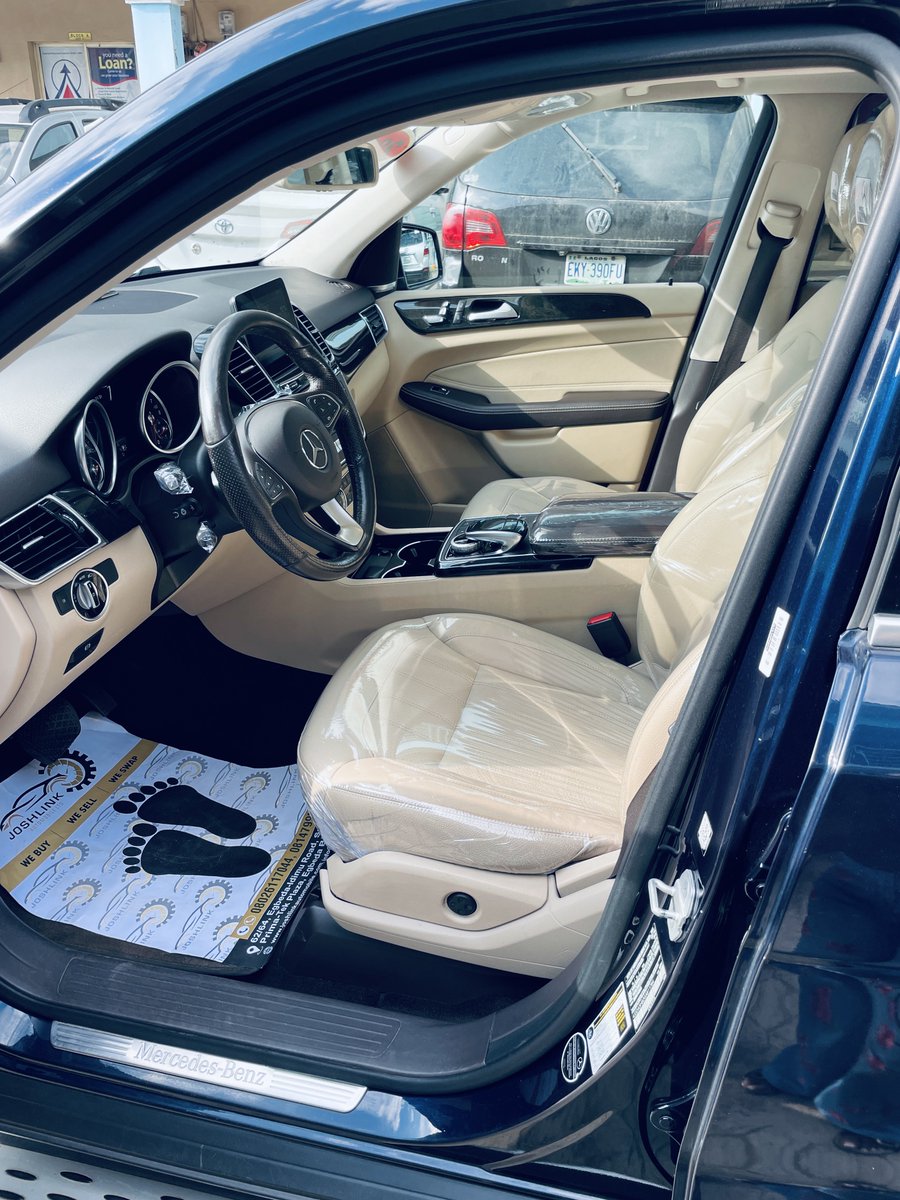 OneModupe's tweet photo. Get in jor💃💃💃💃
I finally got my own dream car by myself🤲
Thank you Elon🎉🎉🎉🎉 https://t.co/jkML37qApy