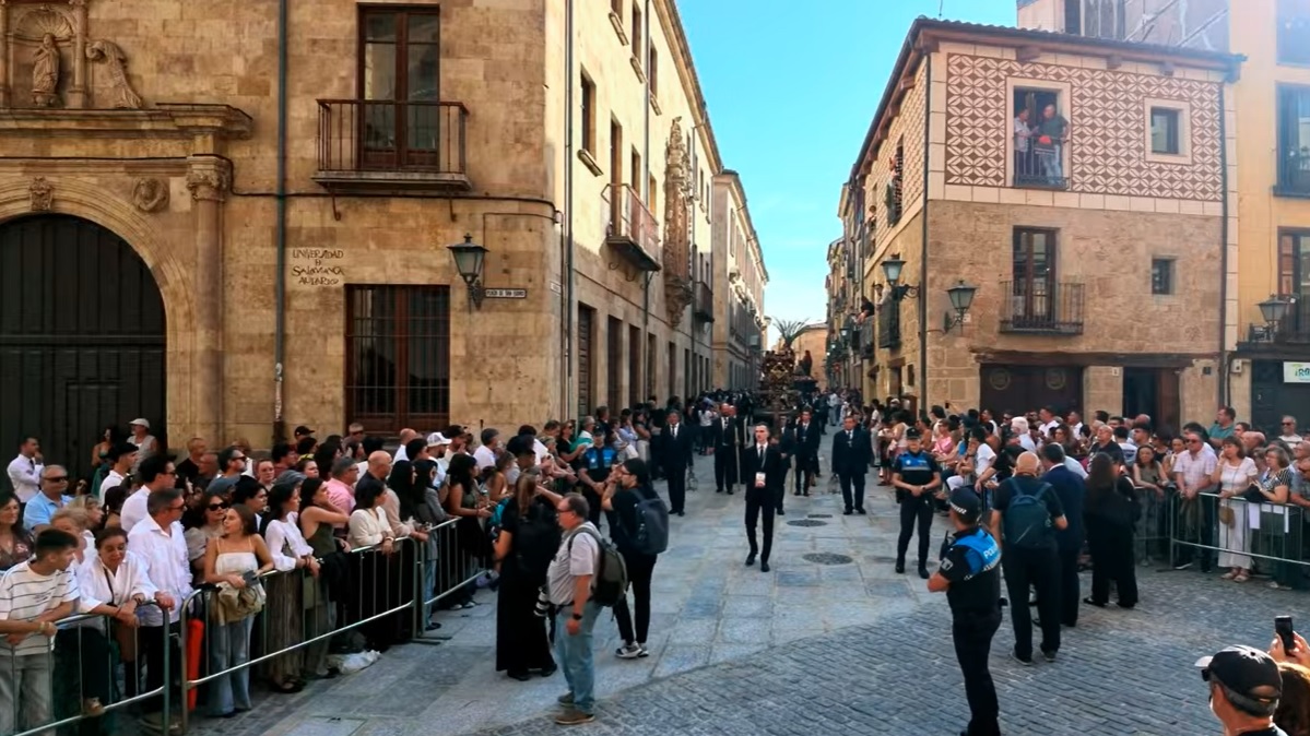 TribunaSal's tweet photo. ✝️ #ViaAurea #magna Toda la información aquí 👇

https://t.co/a177RTgESJ https://t.co/OOXsd0liOc