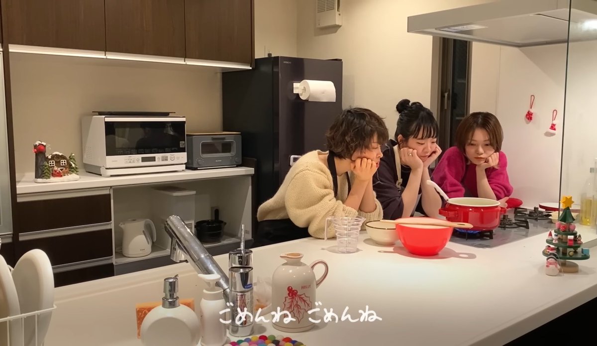 llunnlun's tweet photo. え、ちょっとまって
久しぶりにこのMVみたら3人が楽しそうで愛おしくて涙止まらんです https://t.co/nodJVFeATT
