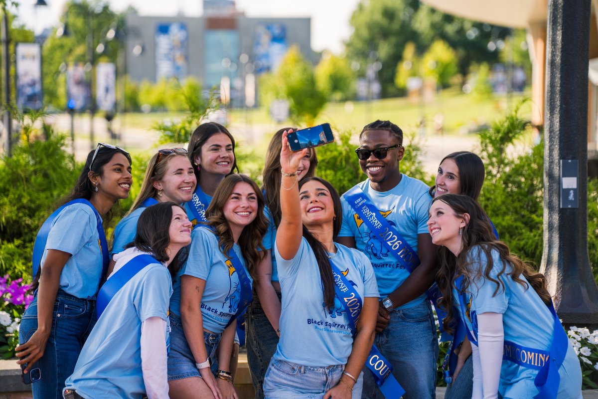 KentState's tweet photo. Parents and Families Appreciation Weekend kicked off at Black Squirrel Fest! We are so grateful to celebrate with our Golden Flashes families this weekend. https://t.co/jFDu3kONON https://t.co/hk9lwq1dns