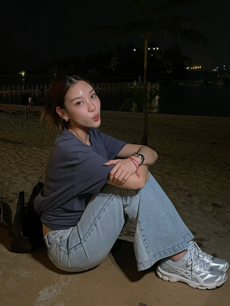 withKaewNatruja tweet picture