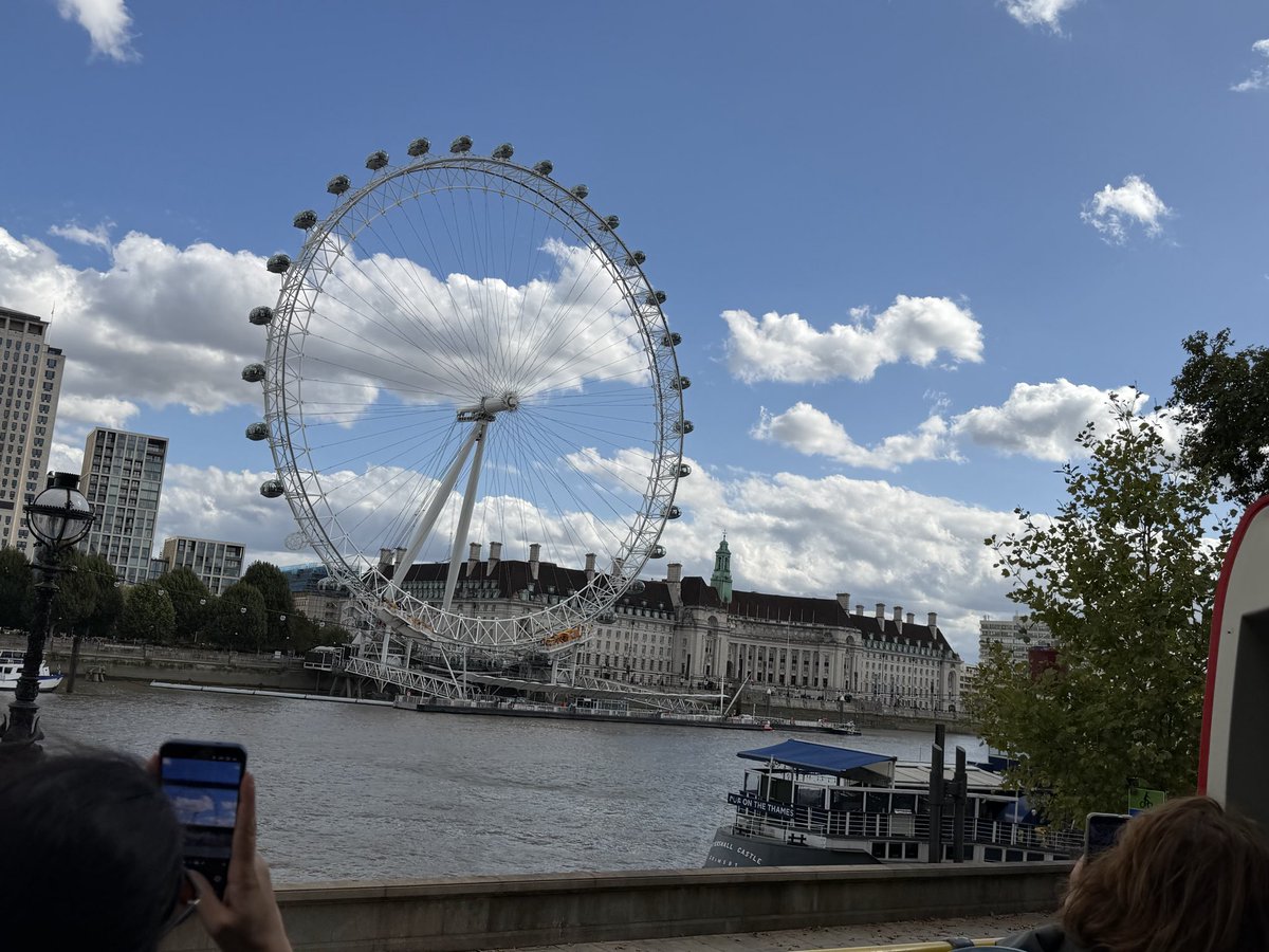 RobertR6767's tweet photo. It was a trip of a lifetime!!
London https://t.co/RHVgjaTu5z