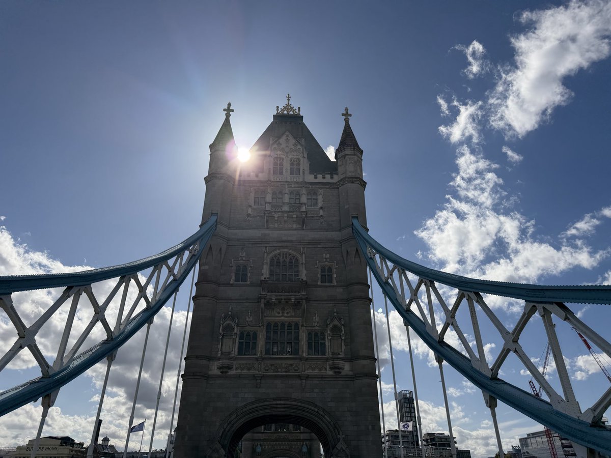 RobertR6767's tweet photo. It was a trip of a lifetime!!
London https://t.co/RHVgjaTu5z
