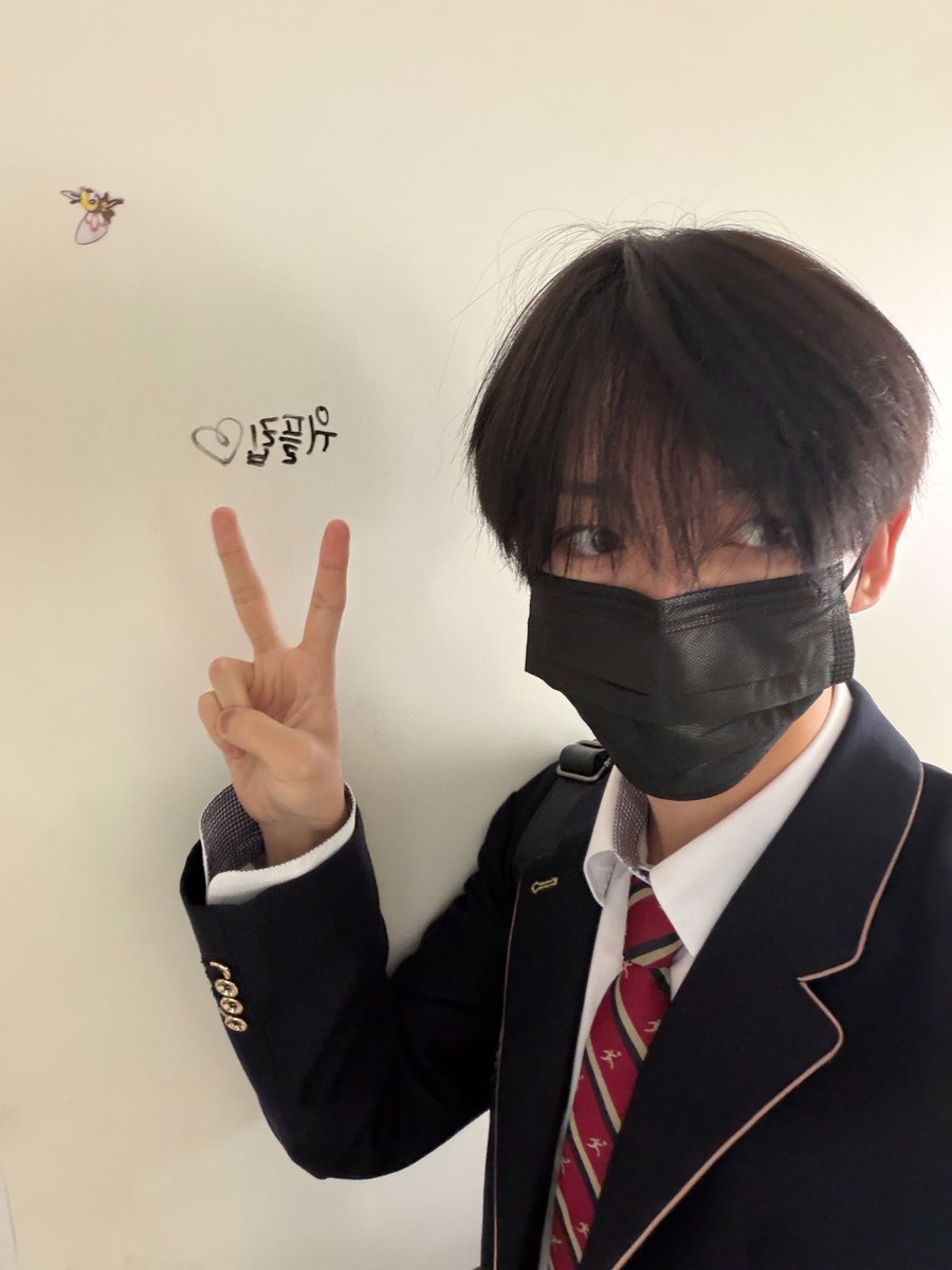 gooo_15's tweet photo. 교복이란거... 너무 좋은 느낌을 줌 https://t.co/7RT0HUwHXD