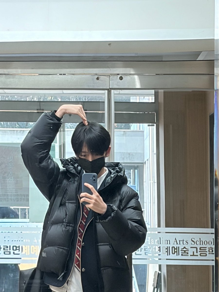 gooo_15's tweet photo. 교복이란거... 너무 좋은 느낌을 줌 https://t.co/7RT0HUwHXD