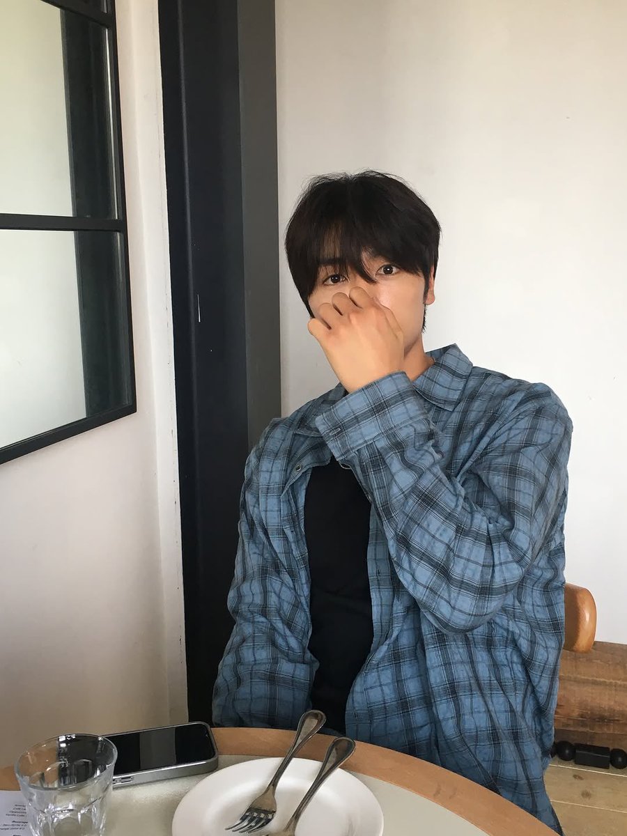 ddotgme's tweet photo. 장연우 존잘님 https://t.co/UFAT40ZgYF