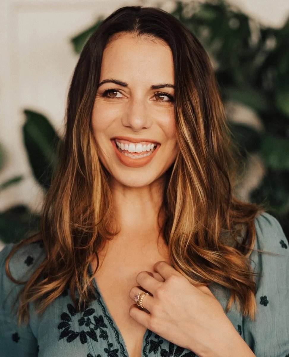 geoffkeighley's tweet photo. Laura Bailey will play Elizabeth, one of the leaders of a religious sect called the Seraphites, in The Last of Us Season 3. https://t.co/2zUD271DBN