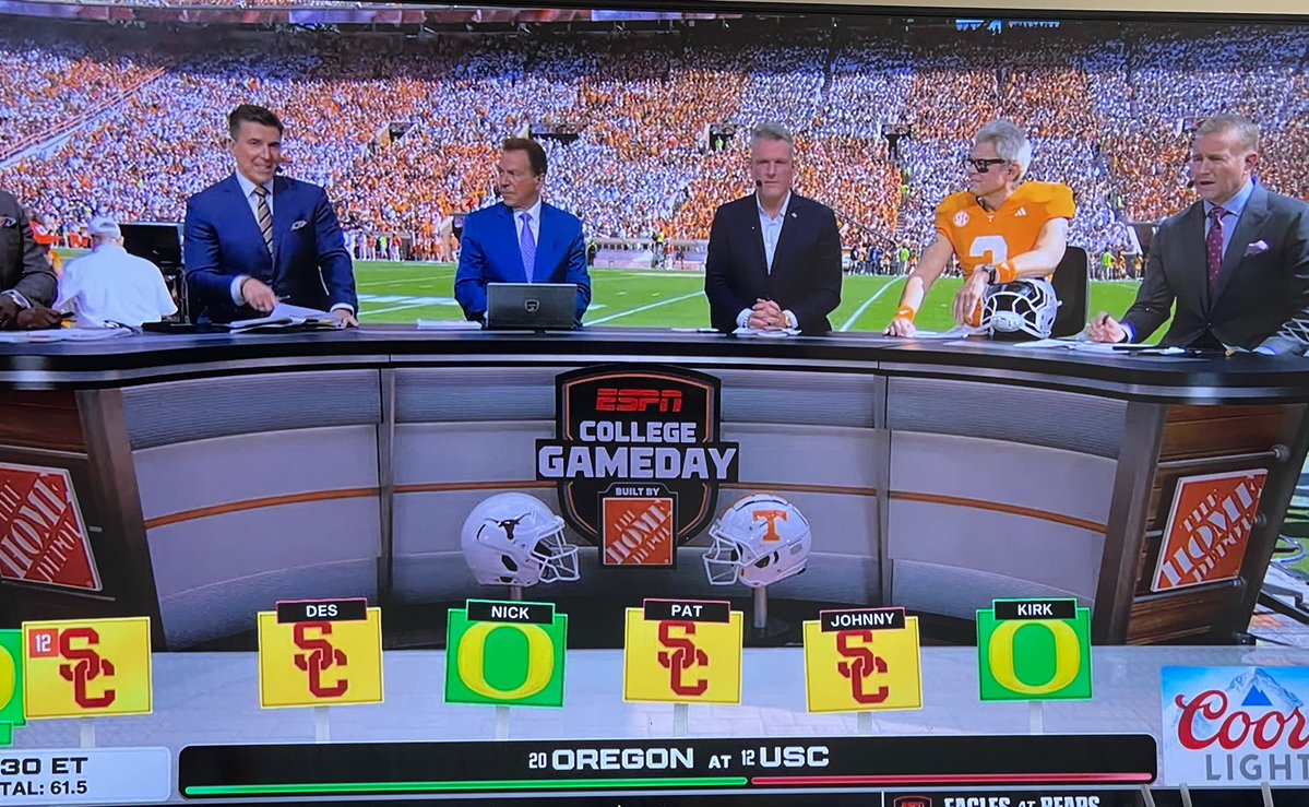 TrojanFBx's tweet photo. USC gets 3 out of the 5 College Gameday picks to beat Oregon today, Rece Davis says he also likes USC today ๐ https://t.co/meRFvz4jJD