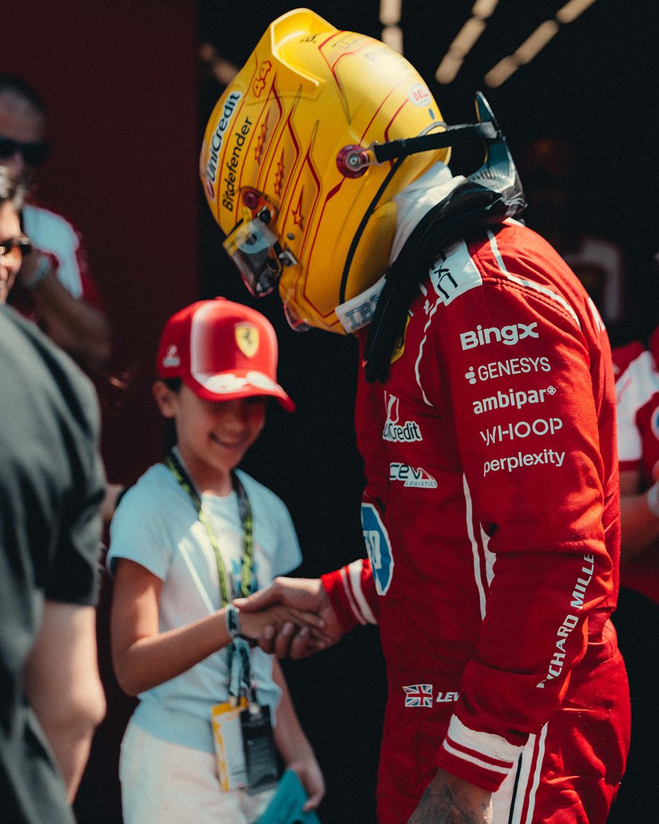 ScuderiaFerrari's tweet photo. We ❤️ paddock moments like these https://t.co/xru8U4PzL2