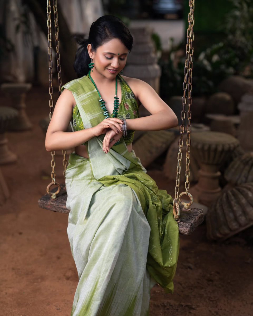 ellieclark74ode's tweet photo. Embrace nature’s serene palette with this exquisite handloom saree in refreshing dual green tones, paired with a stylish Ikat-print halter blouse. Effortless comfort, modern elegance, and timeless craftsmanship by Radhika Exclusives. https://t.co/ITadU6nisq