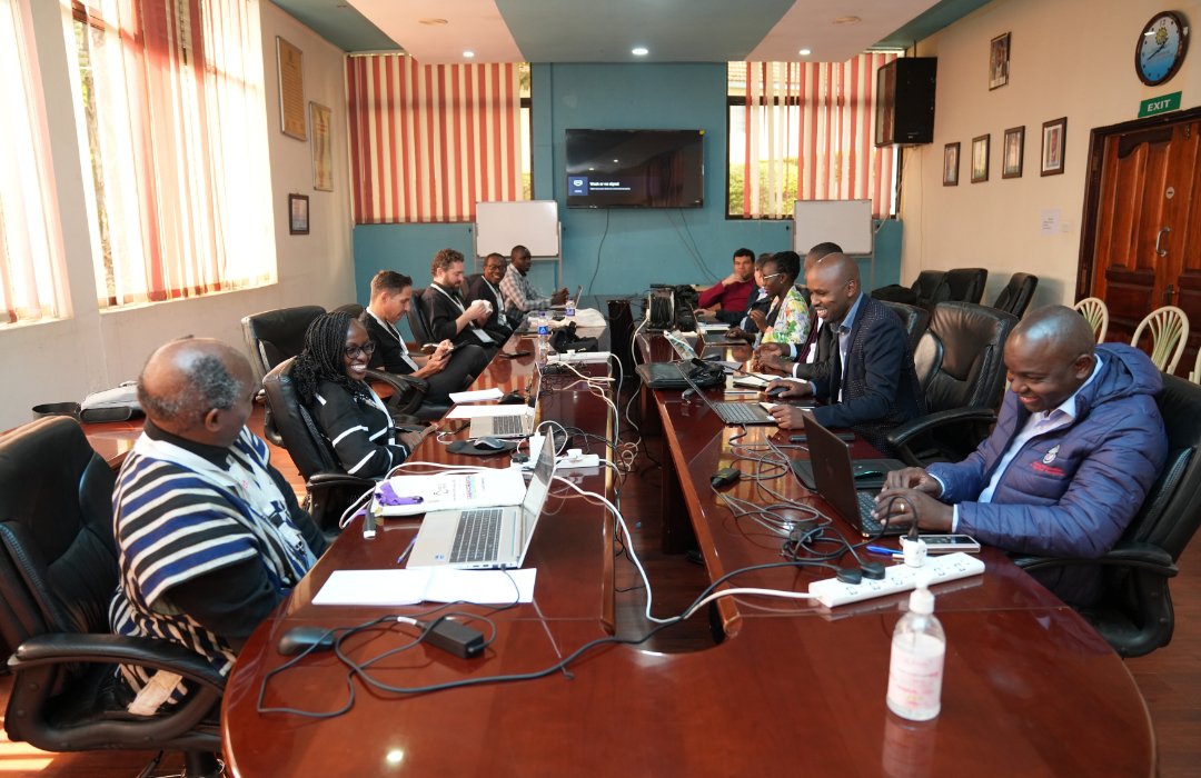 UoNbuiltenviron's tweet photo. The workshop focused on:
Carbon Intelligence – tracking the lifecycle carbon impact of construction materials.
Green Building Innovation – advancing resilient, low-carbon urban solutions.
Socially Inclusive Housing – linking affordable housing with sustainable design. @uonbi https://t.co/8bPIxAjvWA