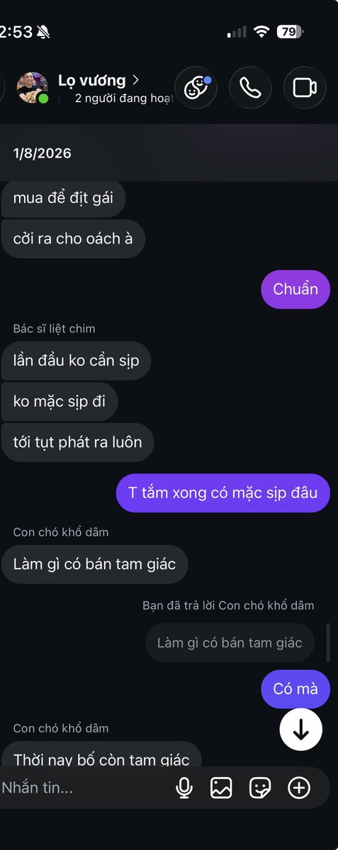 D141004's tweet photo. Mặc tam giác thì có gì sai à 😭😭😭 https://t.co/yPVJ9Ky9MA
