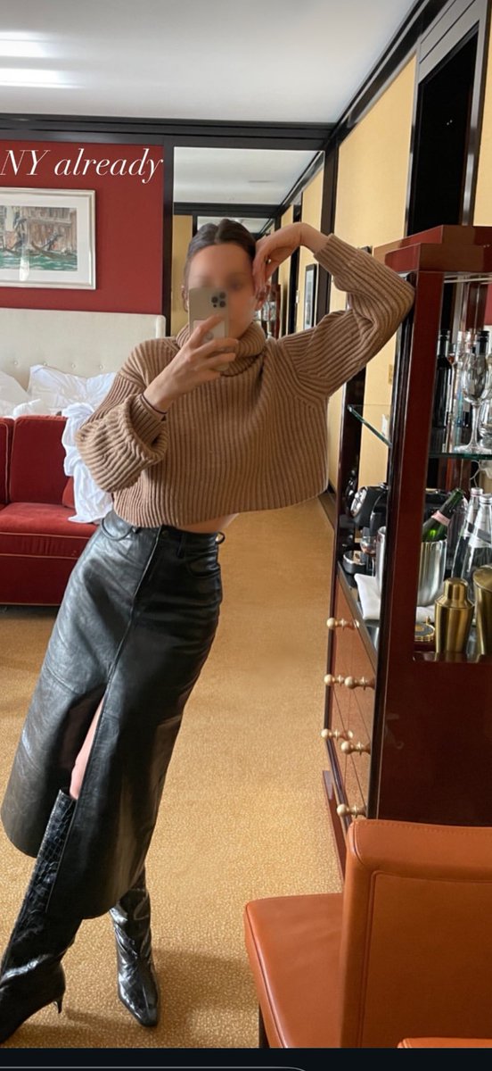 x3zq77's tweet photo. @georginagodard “you’re a little bitch scared of a bunch of women taking photos of you” when the man simply said it’s getting really annoying to have his picture taken and laughed at everywhere he goes and he didn’t know why https://t.co/t9L7p094oT