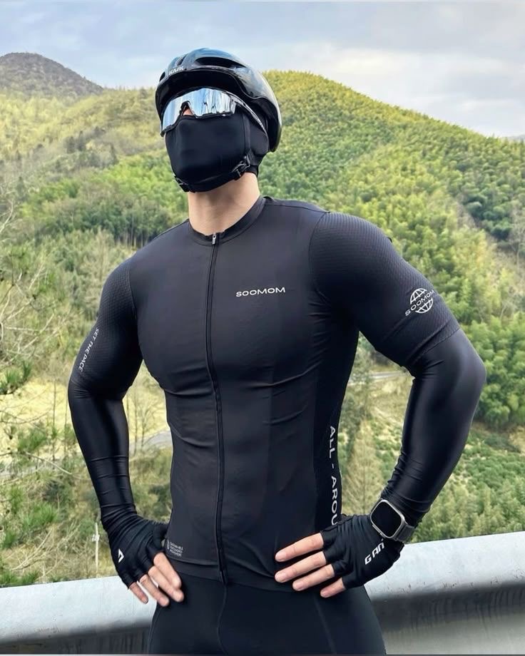 Dea_rMindset's tweet photo. A good physique makes even a simple outfit look expensive. https://t.co/VFRPjb9WTc