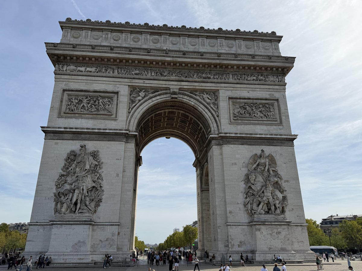 RobertR6767's tweet photo. Trip of a lifetime!
Paris https://t.co/neHhwQZuDq