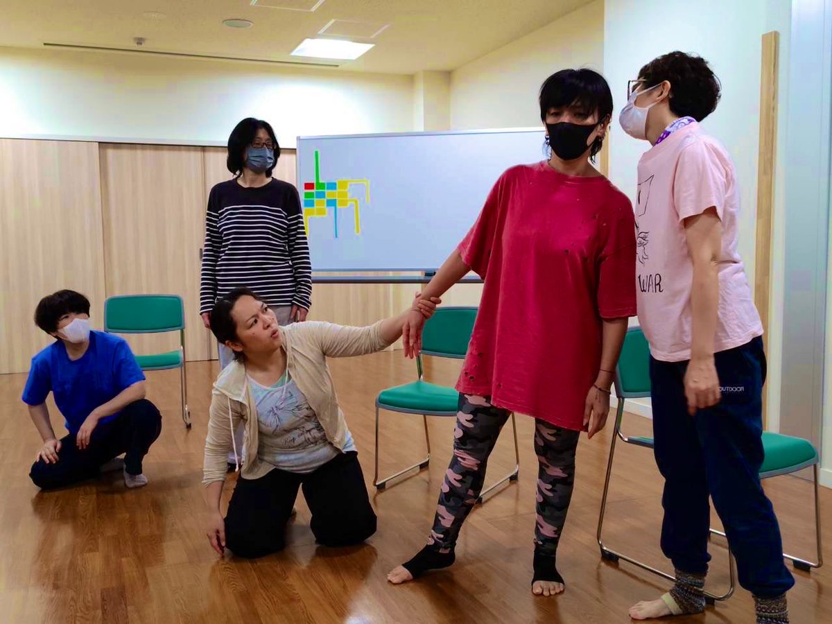GENDANCHO's tweet photo. 陽が出て、出た陽がなかなか暮れず、やがてようやく暮れるまでの、報道スペクタクル娯楽活劇。お陰様で稽古快調。更にグルーヴとヴァイヴス醸して参ります。
乞うご期待！　#天国と地獄
https://t.co/CIp57WCplY https://t.co/lCB7usHw3M