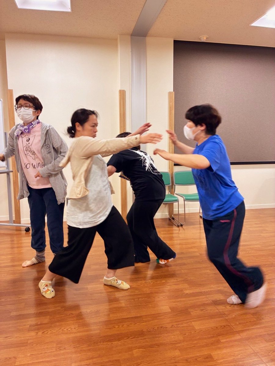 GENDANCHO's tweet photo. 陽が出て、出た陽がなかなか暮れず、やがてようやく暮れるまでの、報道スペクタクル娯楽活劇。お陰様で稽古快調。更にグルーヴとヴァイヴス醸して参ります。
乞うご期待！　#天国と地獄
https://t.co/CIp57WCplY https://t.co/lCB7usHw3M