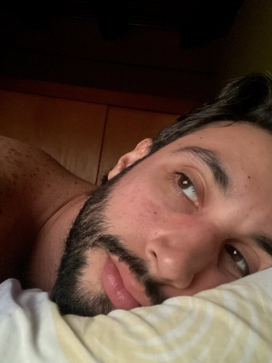 franco_pdf's tweet photo. Sábado de esperar 6h hasta que llegue la luz, sin poder salir por el lumbago que cargo 🤡✌🏼 https://t.co/PskDnVG4O0
