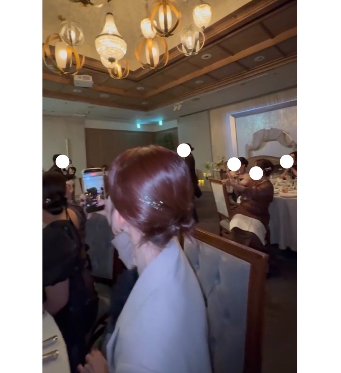 mrmniyn's tweet photo. ヘアセットかわいくしてもろた‼️(のにちゃんと撮ってもらうの忘れて動画の切り抜き)結婚式自体には興味がないため、本当に好きな人の結婚式にしか行かない‼️そのため充実度は毎回500%‼️ https://t.co/OEc9RsXbta