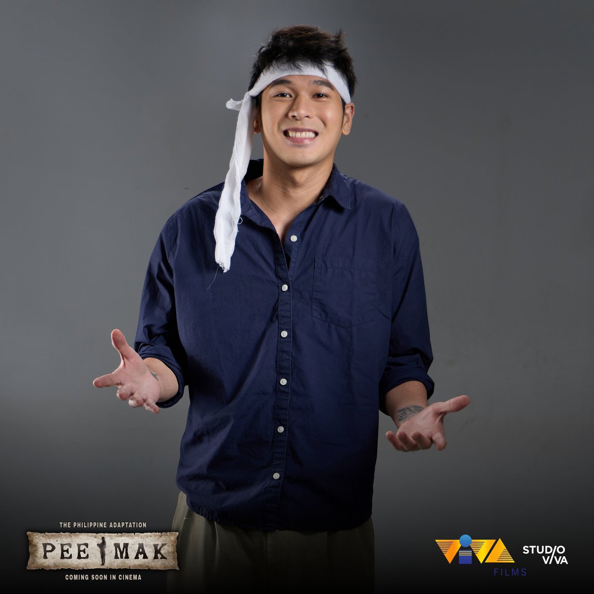 StudioVivaPH's tweet photo. Wilbert Ross as Mak in the Philippine adaptation of PEE MAK!

𝗣𝗘𝗘 𝗠𝗔𝗞 starring #WilBea, Bea Binene and Wilbert Ross 💛 Kasama sina Vandolph, TJ Valderrama, Jairus Aquino, and introducing Gian Bernardino!

Directed by Victor Villanueva, DGPI

𝗢𝗖𝗧𝗢𝗕𝗘𝗥 𝟭𝟰 in cinemas https://t.co/RbyncXtsAU