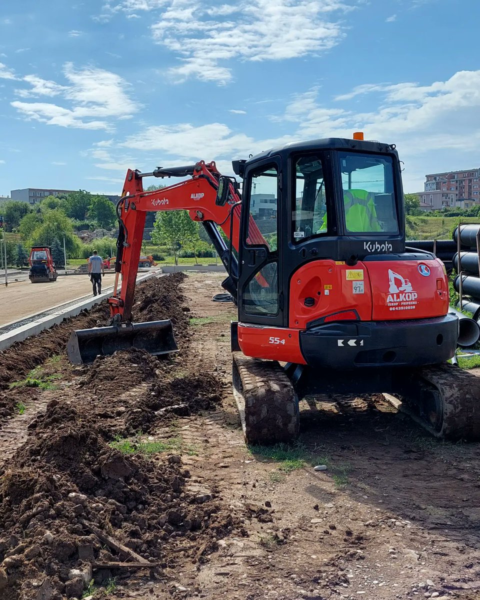 gracedavis752v0's tweet photo. Construction work in progress. https://t.co/CLEWGuvhWm