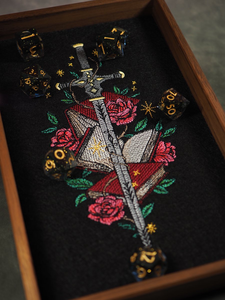 CatInTheDiceBag's tweet photo. Die Feder ist zwar stärker als das Schwert, aber ein Back-up Schwert zu haben schadet nie, oder?
Das Design ist von UrbanThreads
#dnd #handmade #dice #pnp #pnpde
(Ad) https://t.co/Slv7SUrz7Y