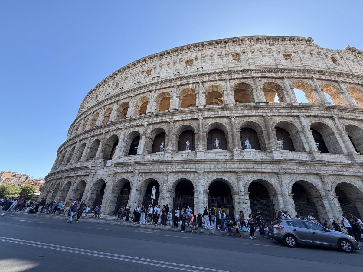 RobertR6767's tweet photo. Trip of a lifetime!
Roma https://t.co/gbt4Bs8UP7