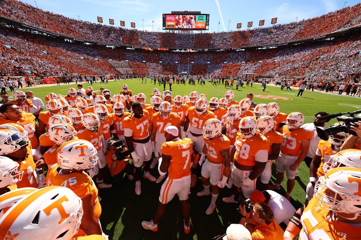 Vol_Football's tweet photo. GAME TIME. https://t.co/MDosp4oxXj