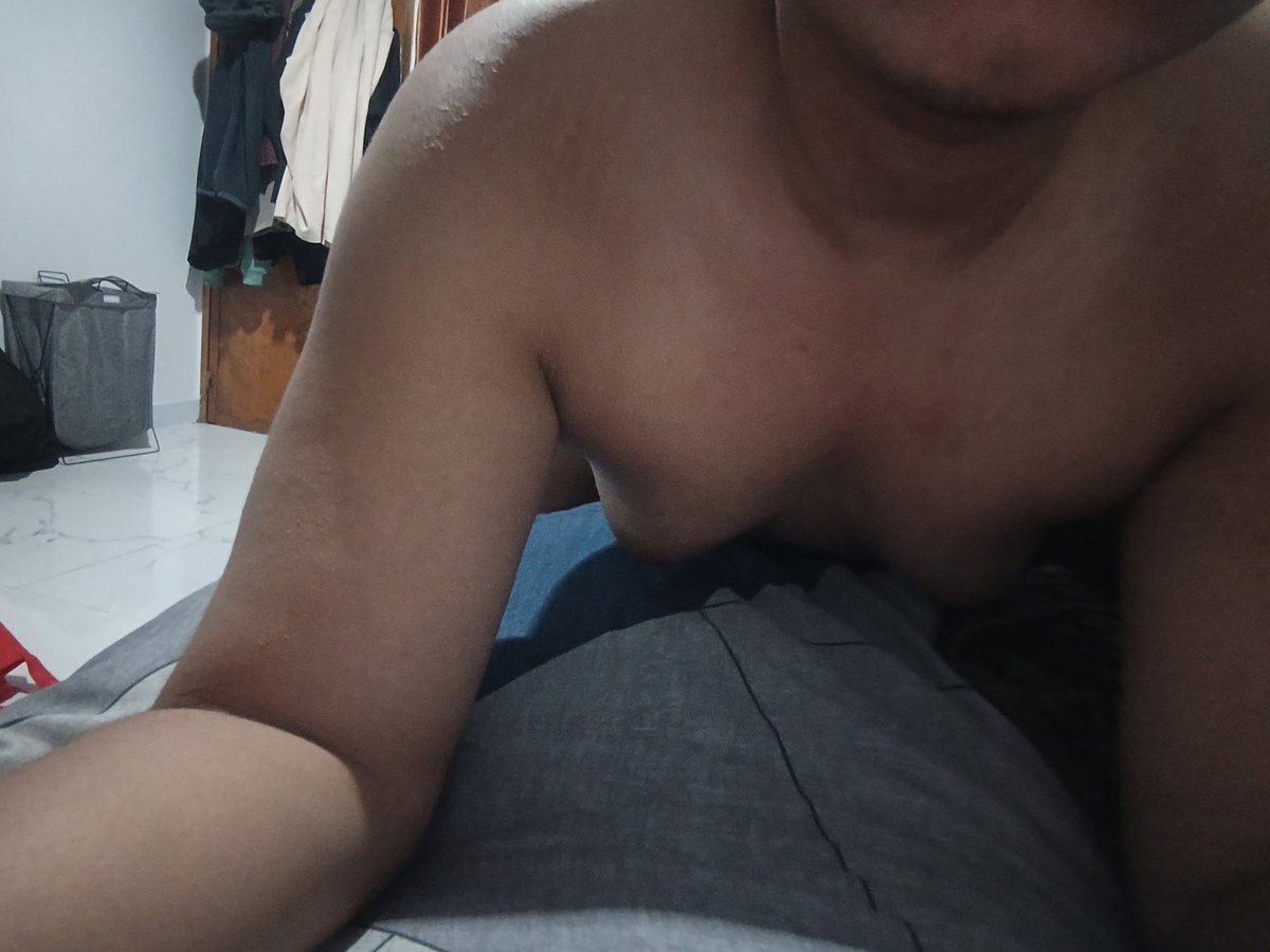 chubbbfaed's tweet photo. Met malming semuaaa, yang diem dikosan bisa apaa huhu 😭
#gay #gayindonesia #gayjakpus #chubby #chubb #chaser #chubbyforchaser #chubby4chaser https://t.co/wsS5q6kSOg