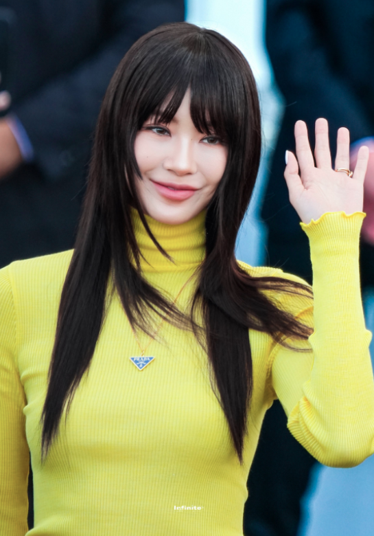 AboutMusicYT's tweet photo. TWICE's Sana reveals she wants to get close to Namtan Tipnaree after the two met at the Prada Fashion Show.

Namtan Tipnaree went live and called her beautiful. https://t.co/FAhlkIKBfG