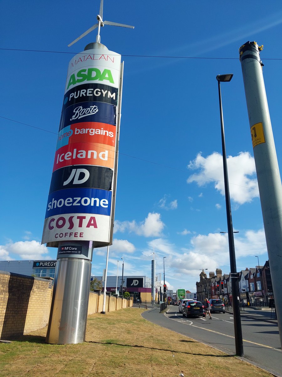 SmethwickWMP's tweet photo. Today on bike patrols around Capehill Windmills Retail Park prevent shoplifting and slong Corbett St following reports of Drug offences but no issues to report on this visit 👍 @pate99380 @JalalMohammed  @RMuflihi #NeighbourhoodPolicing #YouSaidWeDid https://t.co/m8veSu9T98