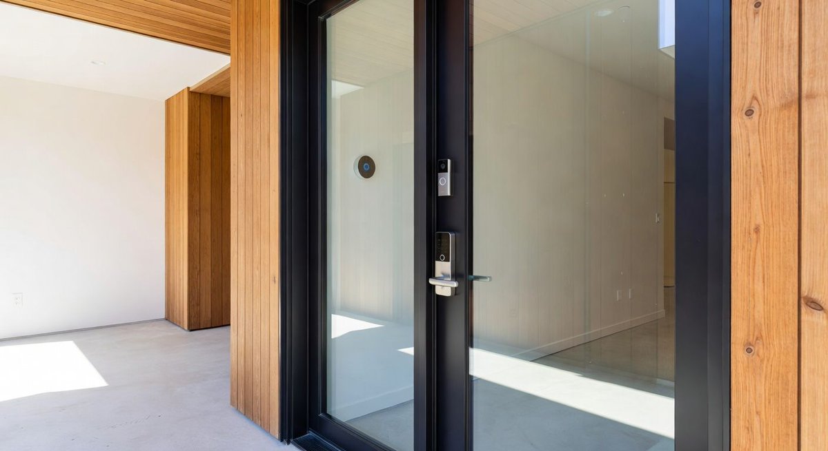 TheHandyForce's tweet photo. 💡 Smart home devices like video doorbells and smart thermostats can increase your home's value by up to 5%! The HandyForce installs home automation systems too. 🏠⚡ #SmartHome #HandyForce #HomeAutomation #HomeValue #SmartHomeTech https://t.co/ZcJeX19JTA