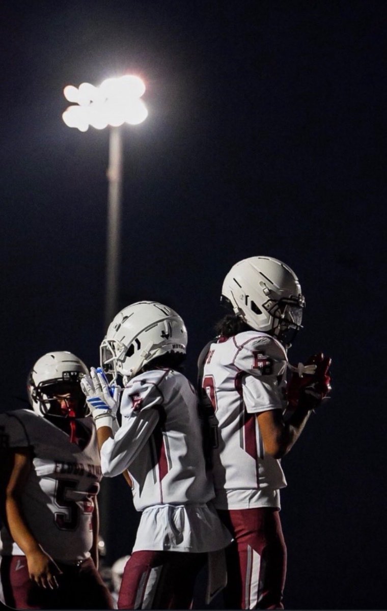 SJ_HowardJr's tweet photo. Me and my brother CJG‼️

#BestDuo #BluffBoys

@FBswarmfootball @bluff_sports https://t.co/wosO4oGW8s