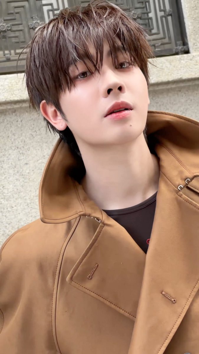 ktyn_910's tweet photo. ใครจะมูฟออนลง🤧เฟิร์สโครตสุดโครตหล่ออ เฟิร์สในวัย26อ่ะโตเป็นหนุ่มแล้วว ออร่าออกมากโหมดนายแบบพี่บอกตรงๆว่าใช่ ติ้กถูกตลอดไม่เคยผิดหวังง น้องยังไปได้อีกไกลในทางนี้จริงๆนะคับ🤜🏻🤛🏻❤️🥹

#Firstone 
@firstone_wnk https://t.co/NrwF3Vv8Dn