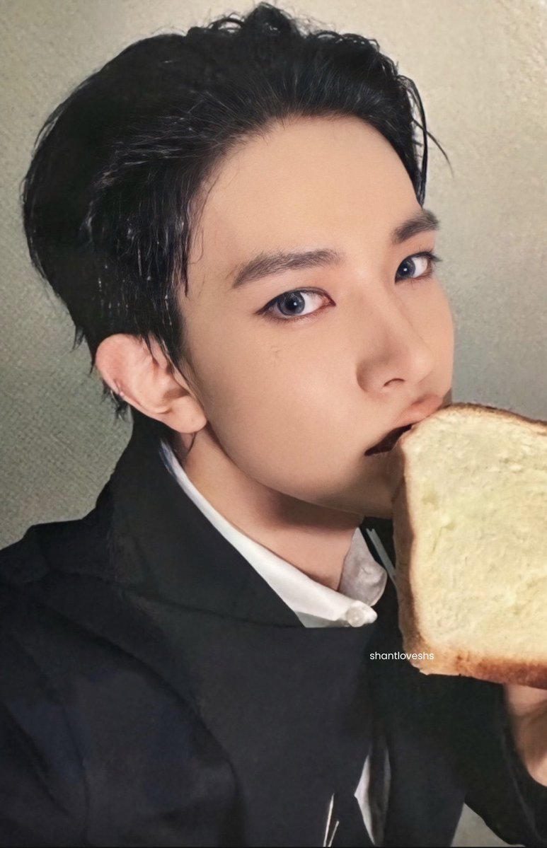 hssevng's tweet photo. 뭔갈 무는게 퍼컬이시라네요 https://t.co/q9DcQrMvHX