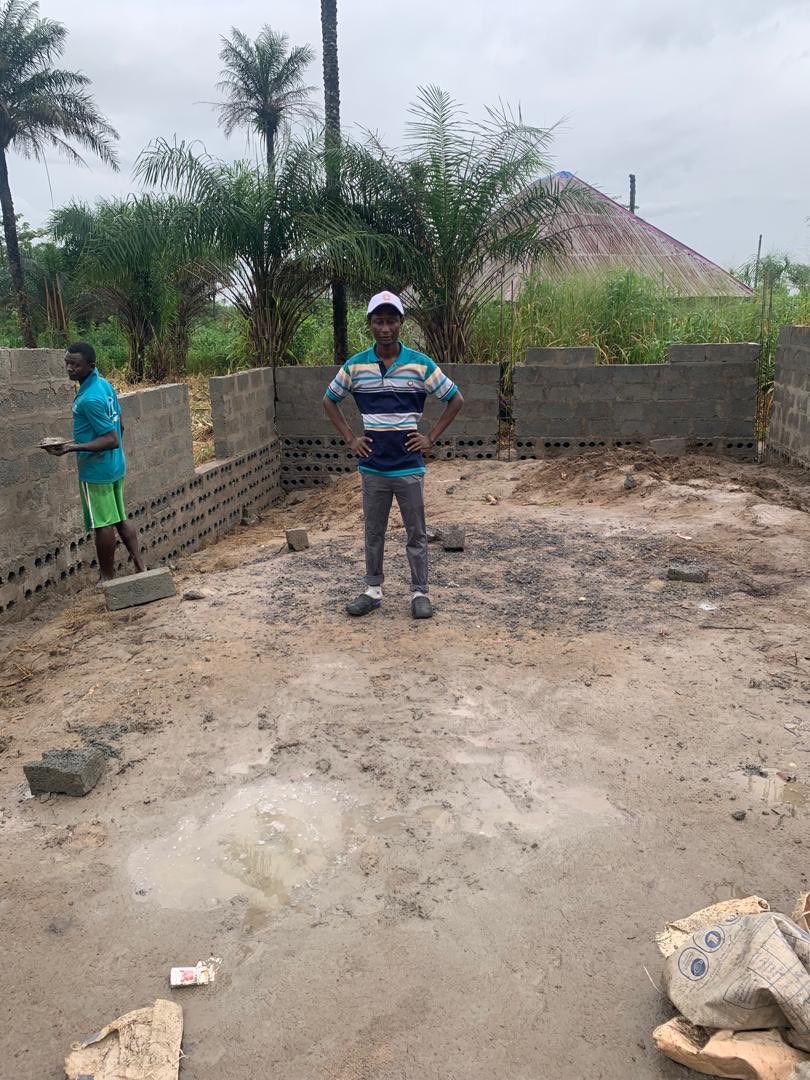 medspanol's tweet photo. Clinic One is being built one block at a time. 🇸🇱

But behind every block @JohnKeabin86073 is making it happen.

The walls are getting higher. Patient #1 is getting closer.

Proof is life. https://t.co/586vnzUUXK