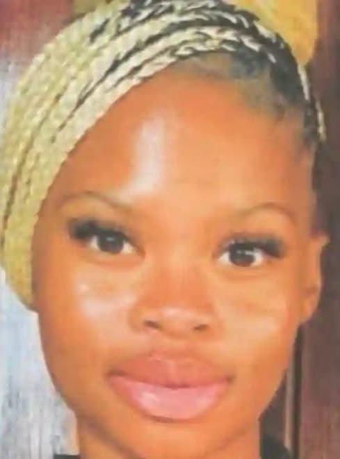 RealKoenaza's tweet photo. 🚨💔 MISSING TEENAGER ALERT – PLEASE HELP FIND KESEABETSWЕ EXCELIA KGANTLAPANE 💔🚨

👤 Name: Keseabetswe Excelia Kgantlapane https://t.co/c9ptsnHsVm