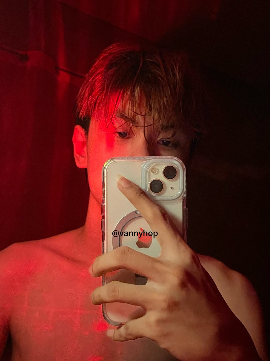 vannyhop's tweet photo. uhm https://t.co/4fEnGLhIjD