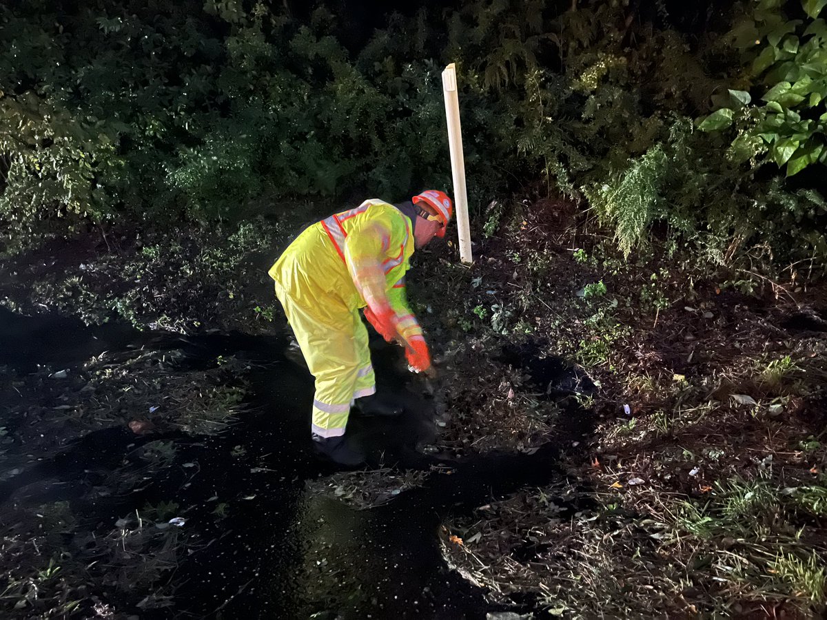 nysdotli's tweet photo. The nor’easter is keeping our crews busy. During the overnight, they were clearing drainage in downpours of rain. https://t.co/S1EYkH0pTH