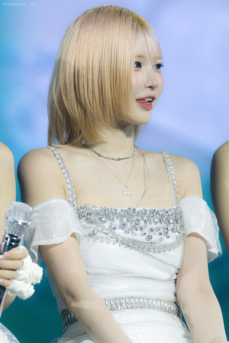 undecided_124's tweet photo. #송하영 #SONGHAYOUNG
#프로미스나인 #fromis_9

260905 https://t.co/daahuloEC1